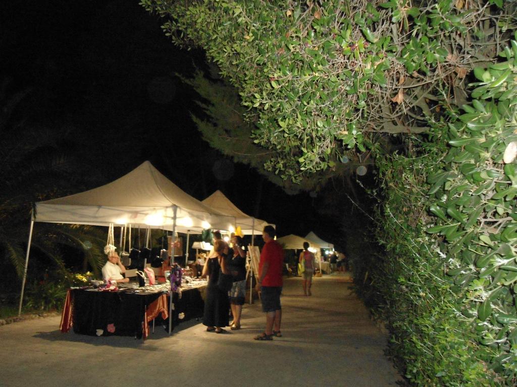 埃斯佩里第野营酒店 毕博纳的码头 外观 照片